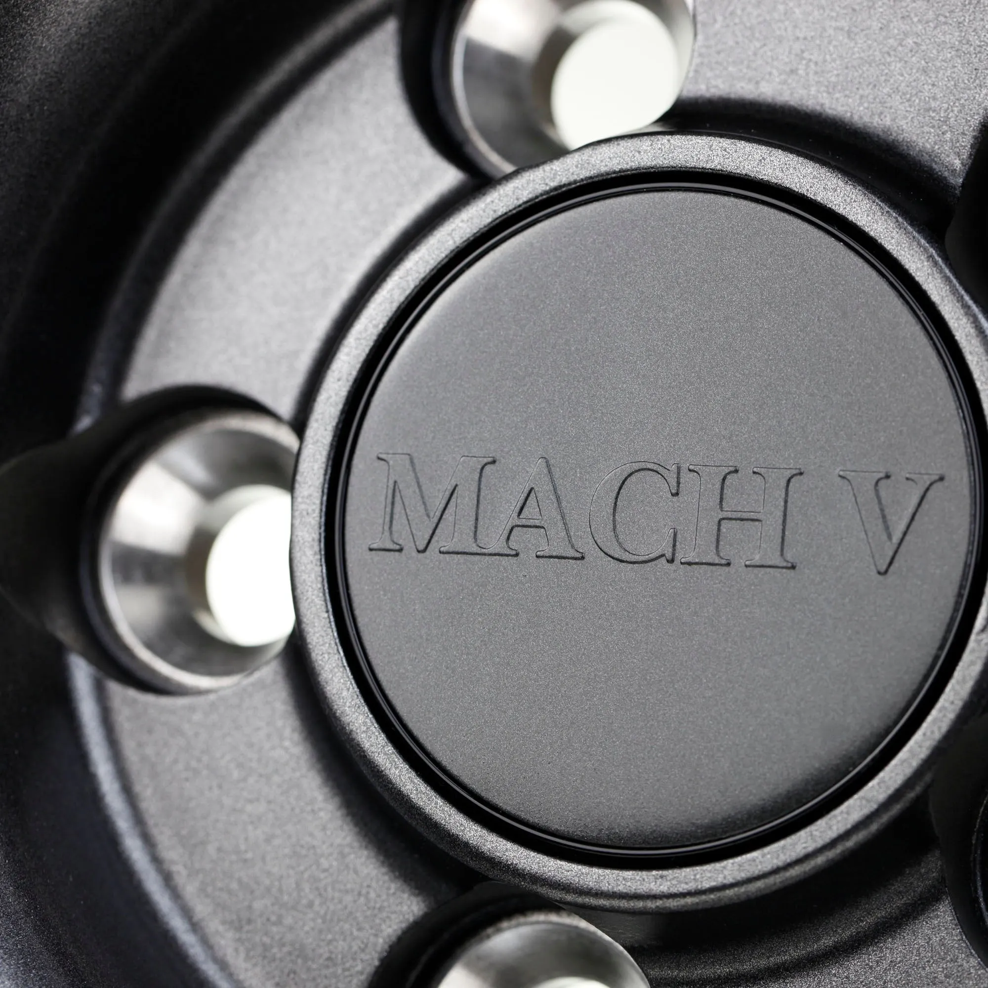 Mach V Crucial 18x9.5" 5x100