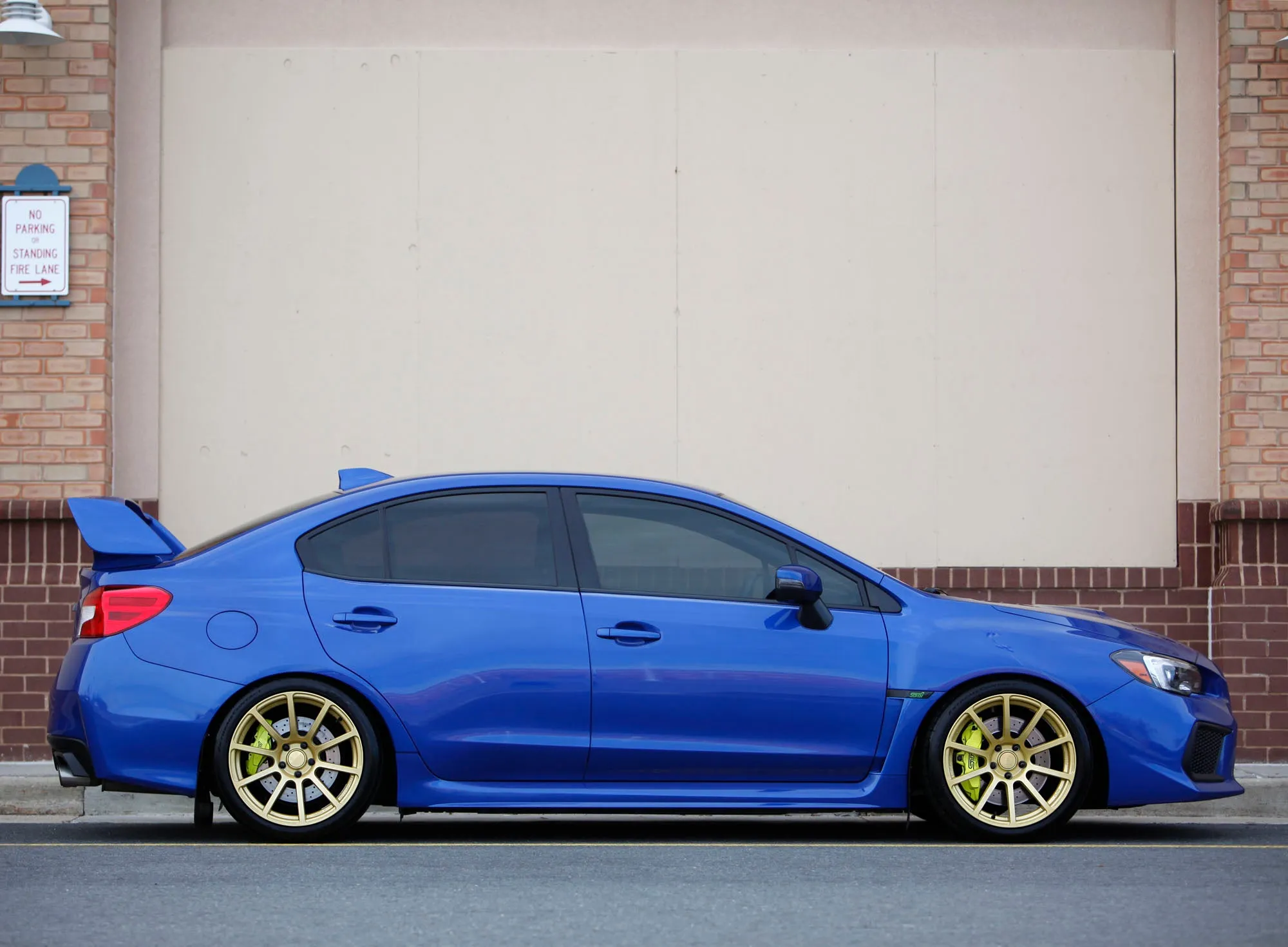 Mach V Crucial 18x9.5" 5x114