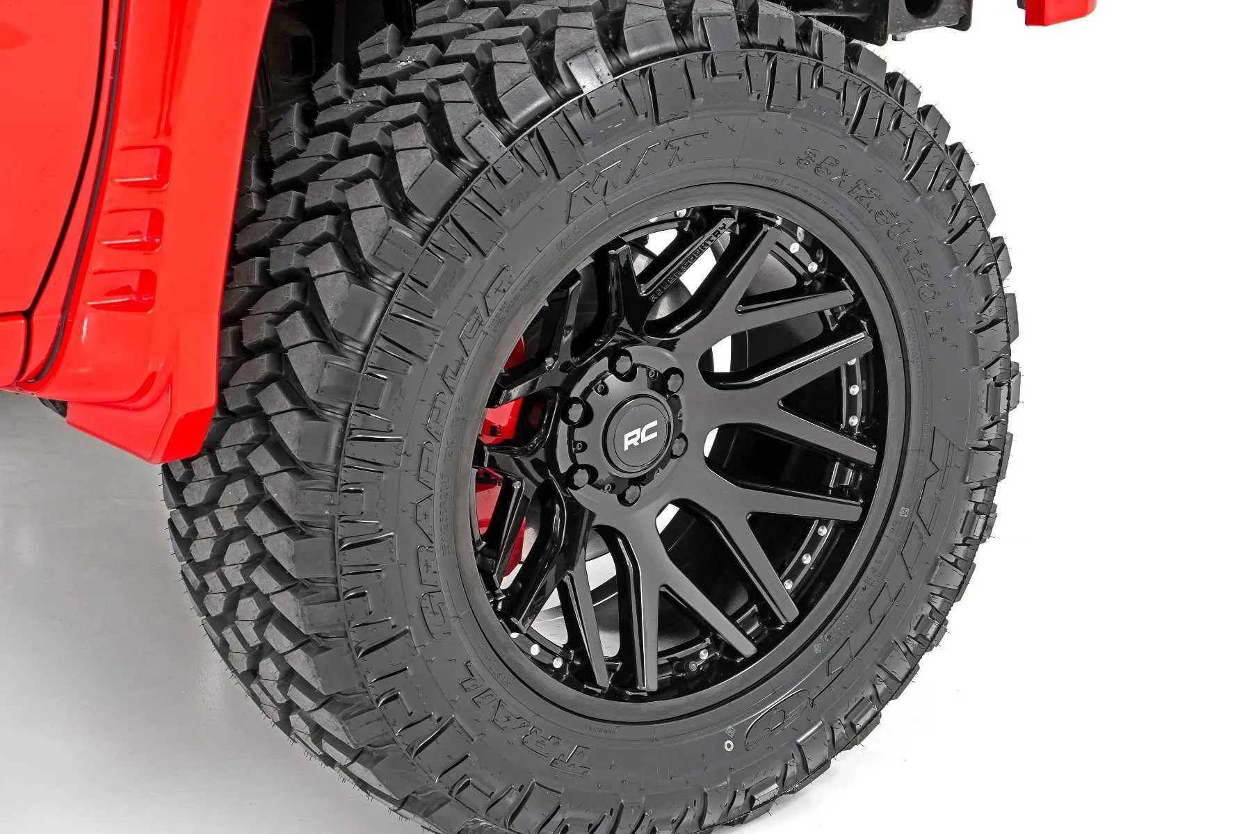 Rough Country 35X12.50R20 Tires & Rough Country 95 Series Wheel Package | 2022-2025 Toyota Tundra