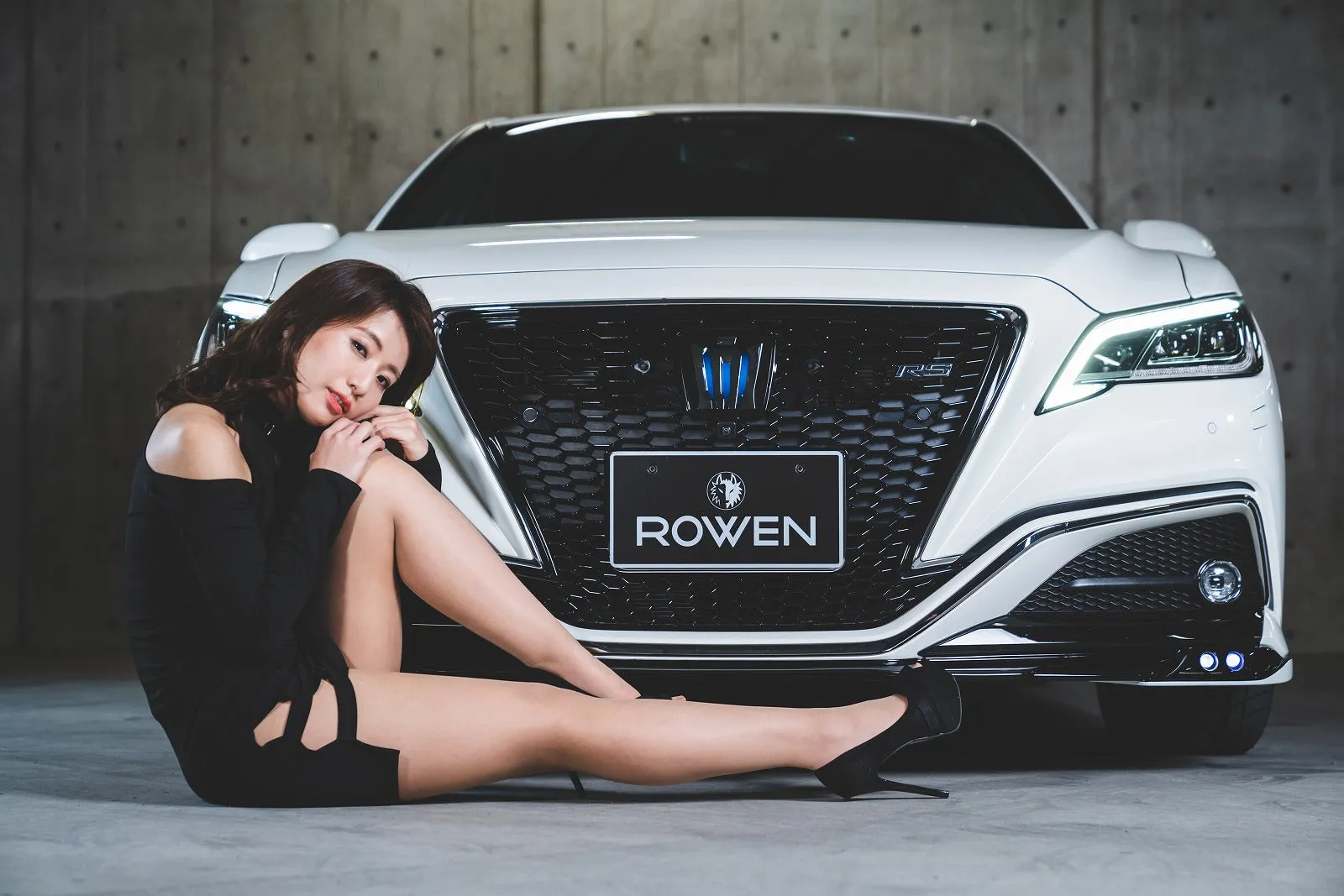 Rowen for Toyota Crown Body Kit