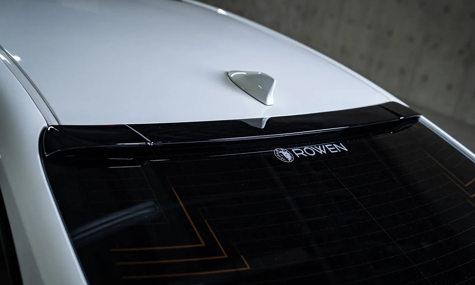 Rowen for Toyota Crown Body Kit