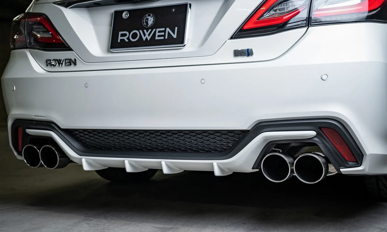 Rowen for Toyota Crown Body Kit