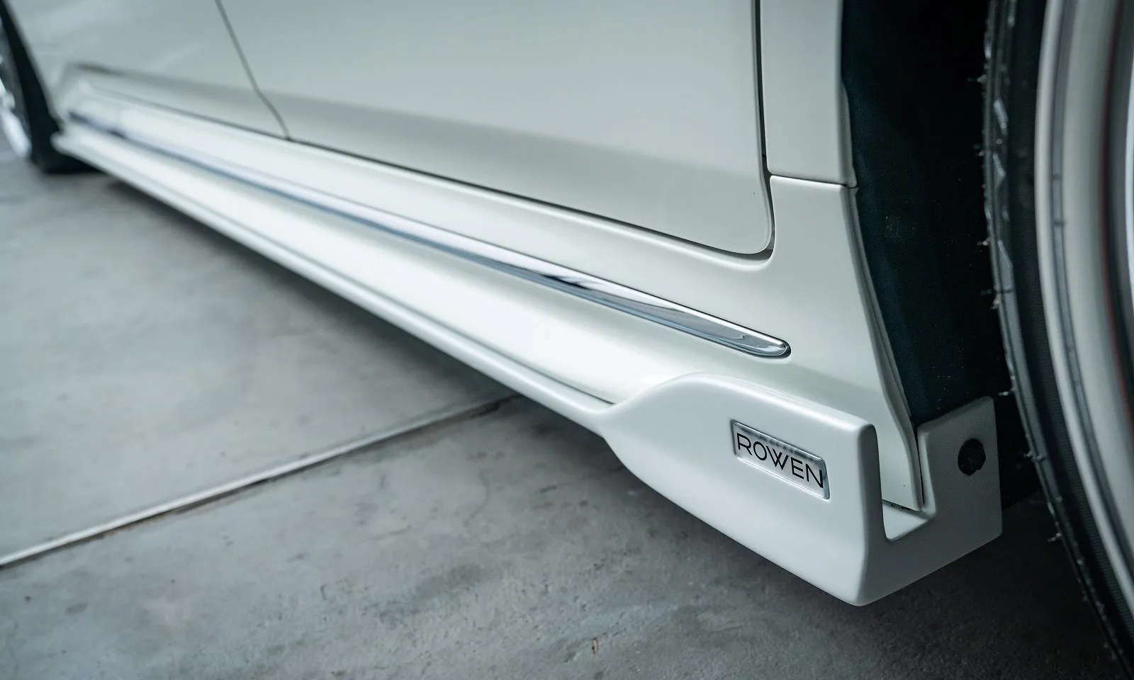 Rowen for Toyota Crown Body Kit