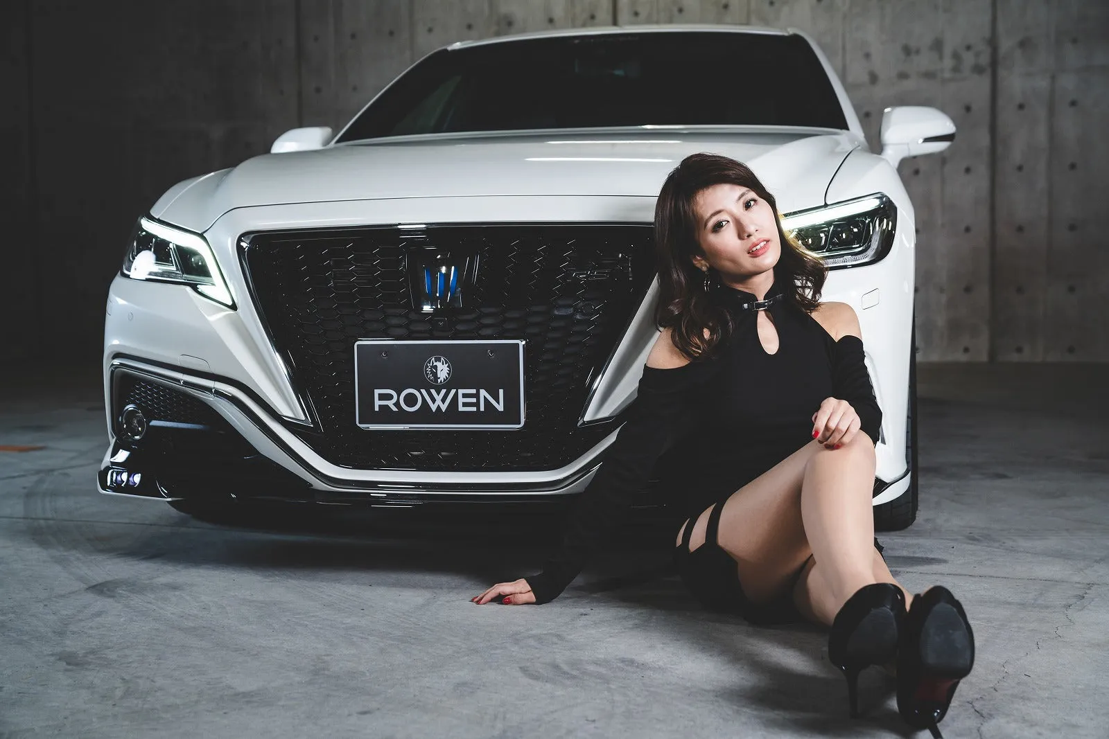 Rowen for Toyota Crown Body Kit