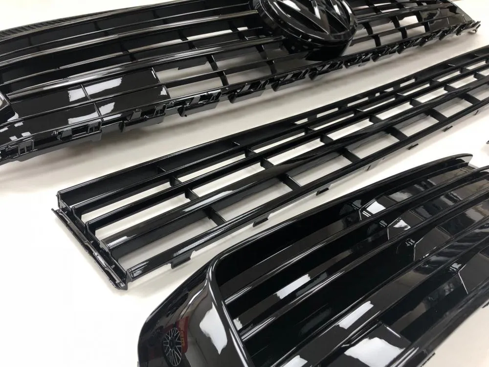 T6 Gloss Black Upper & Lower Grilles With Badge 2015 Onwards NEW