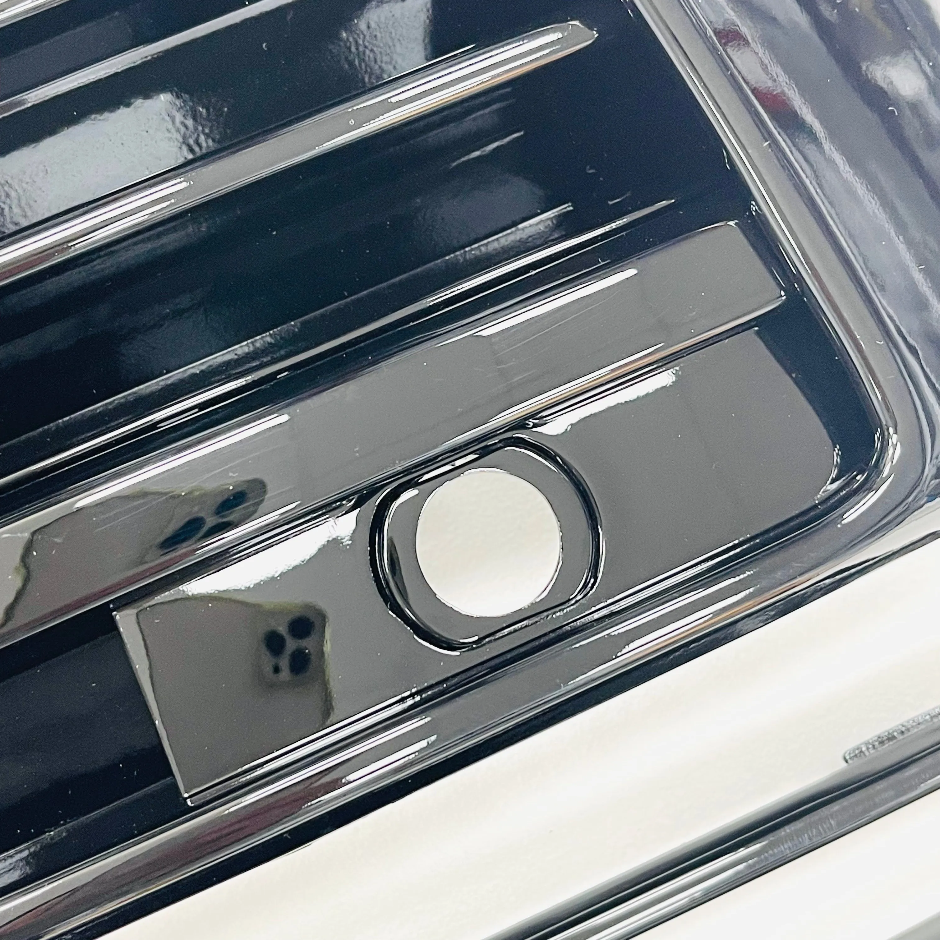T6 Lower Gloss Black Grilles 3pcs For Vehicles With Radar Sensor & Parking sensors 15 Onwards