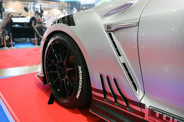 Top Secret R35 GT Front Wide Fender
