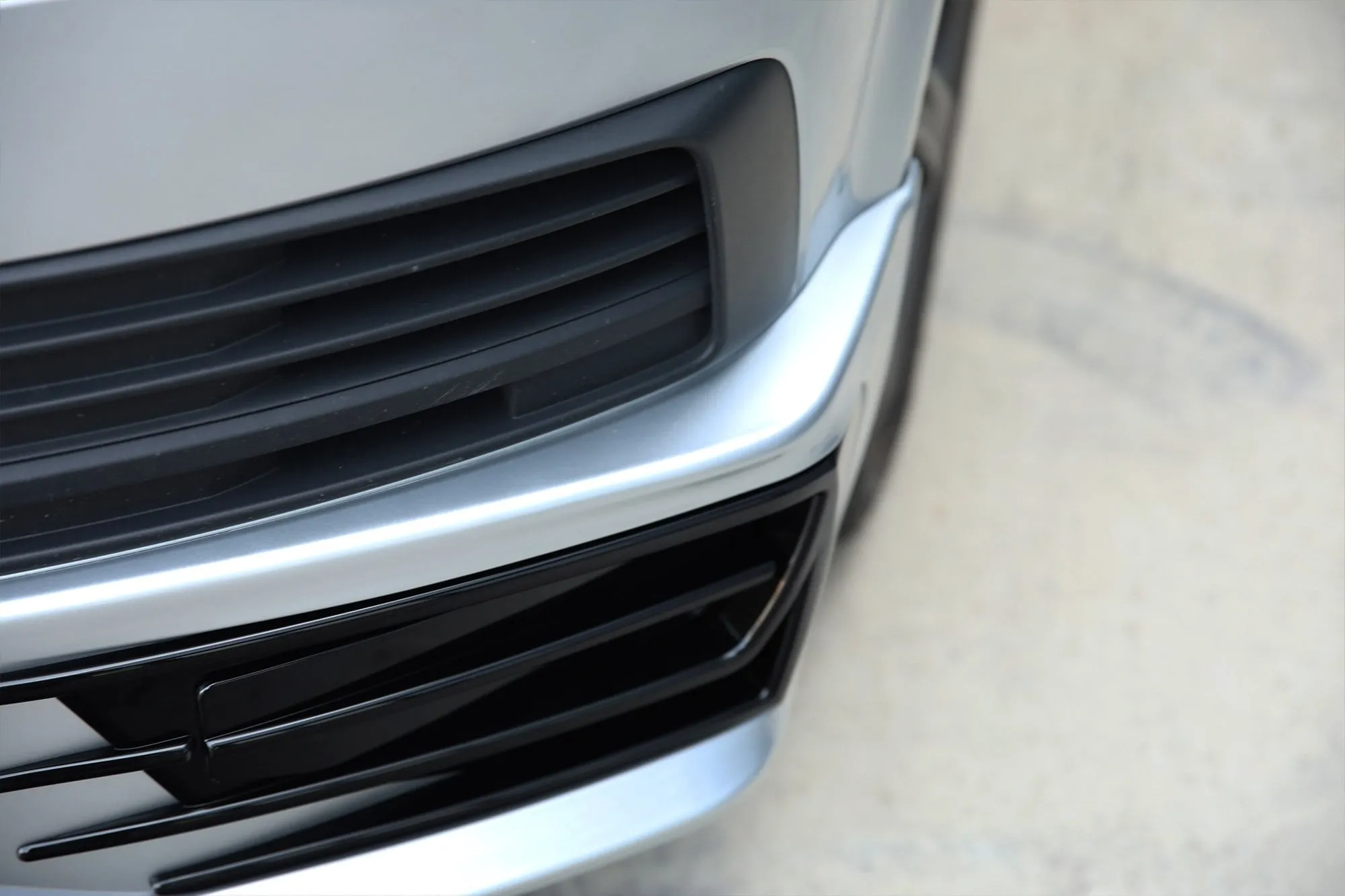 VW T6 Transporter Front Bumper Sportline Style Spoiler   Splitter Painted and ready to fit in 3 colour options