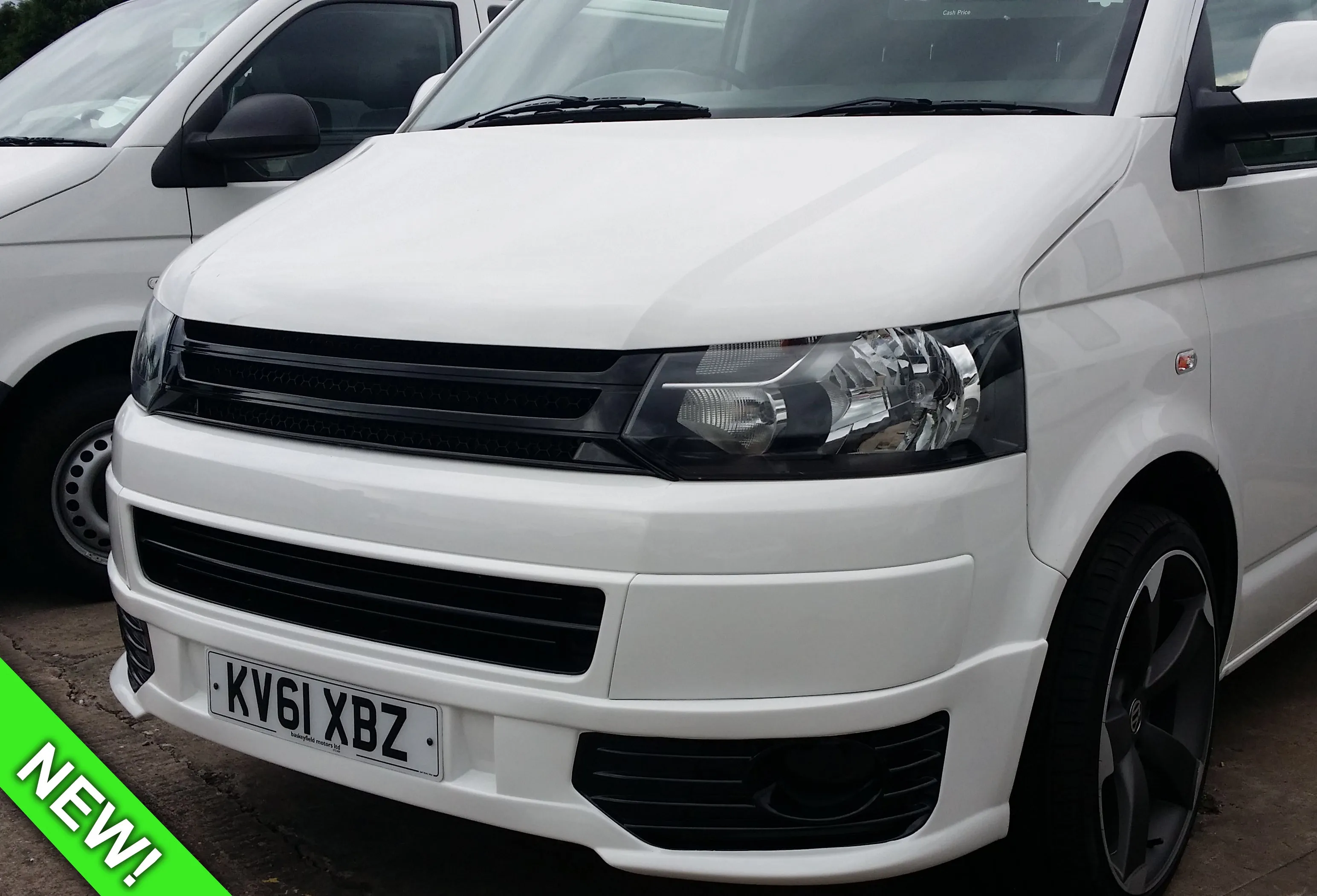 VW Volkswagen T5.1 Front Badgeless Grille (Piano Black) *Clearance* [B Grade] Painted and Ready to Fit