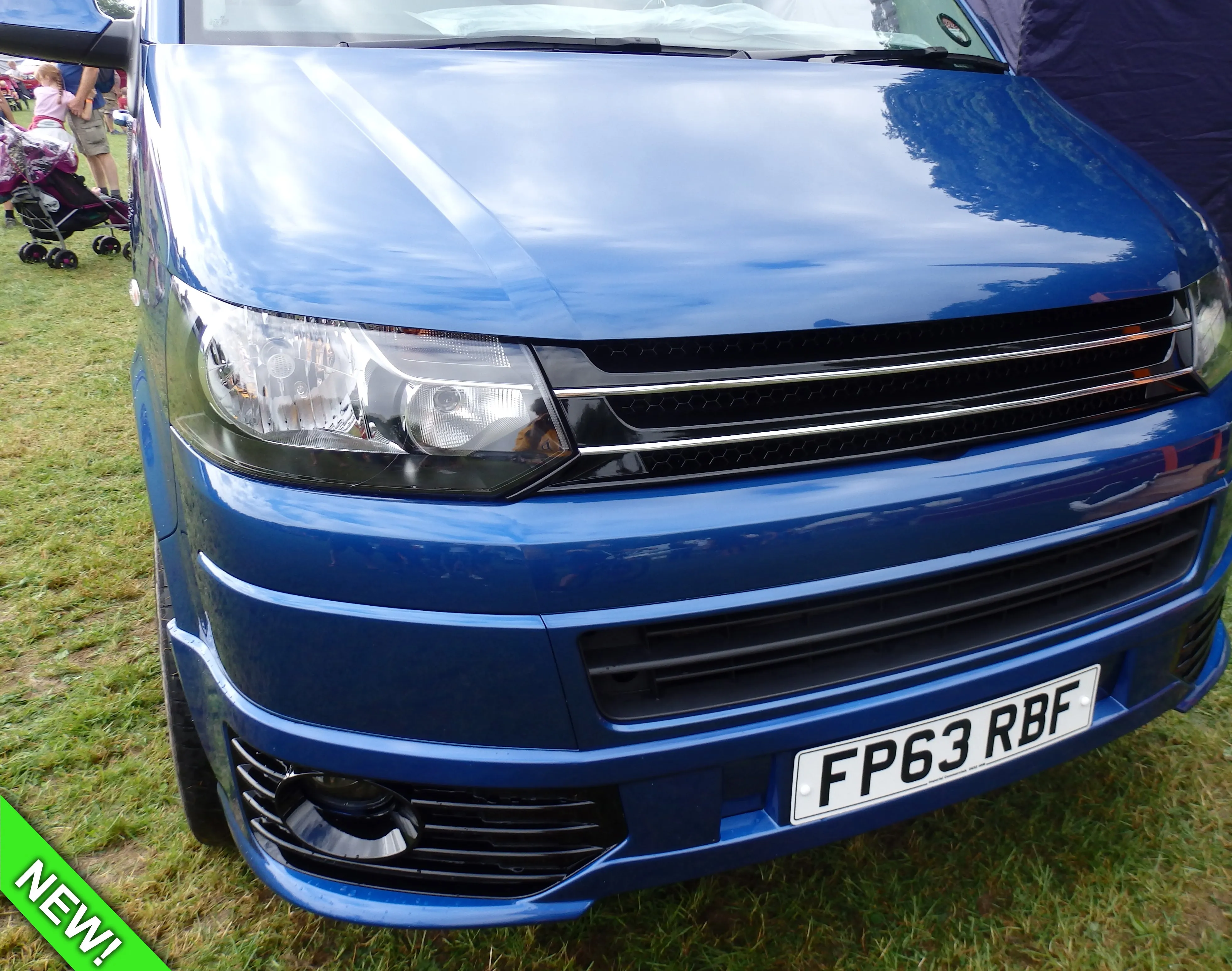 VW Volkswagen T5.1 Front Badgeless Grille (Piano Black) *Clearance* [B Grade] Painted and Ready to Fit