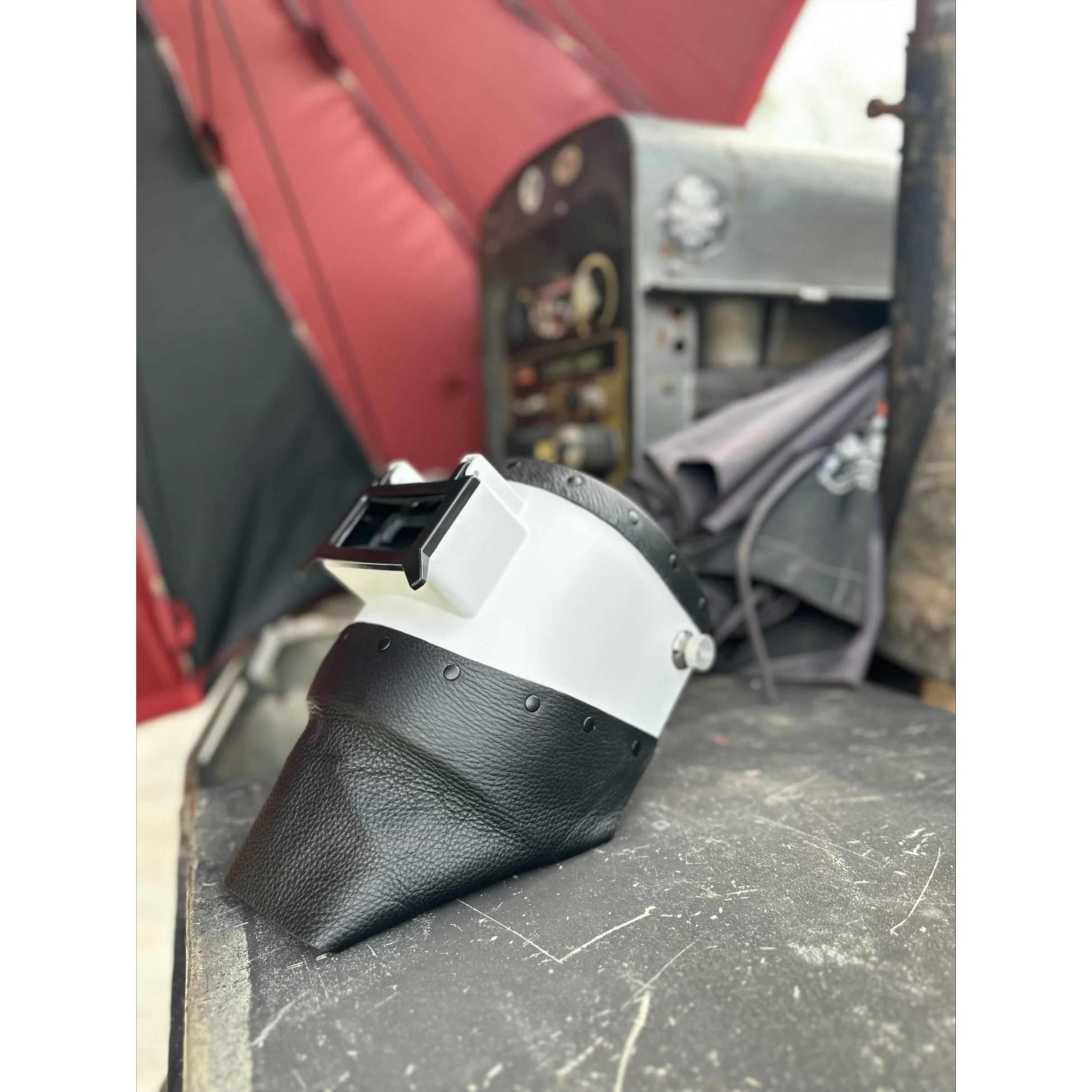 White Chopped Top and Bottom Carbon Fiber Welding Hood