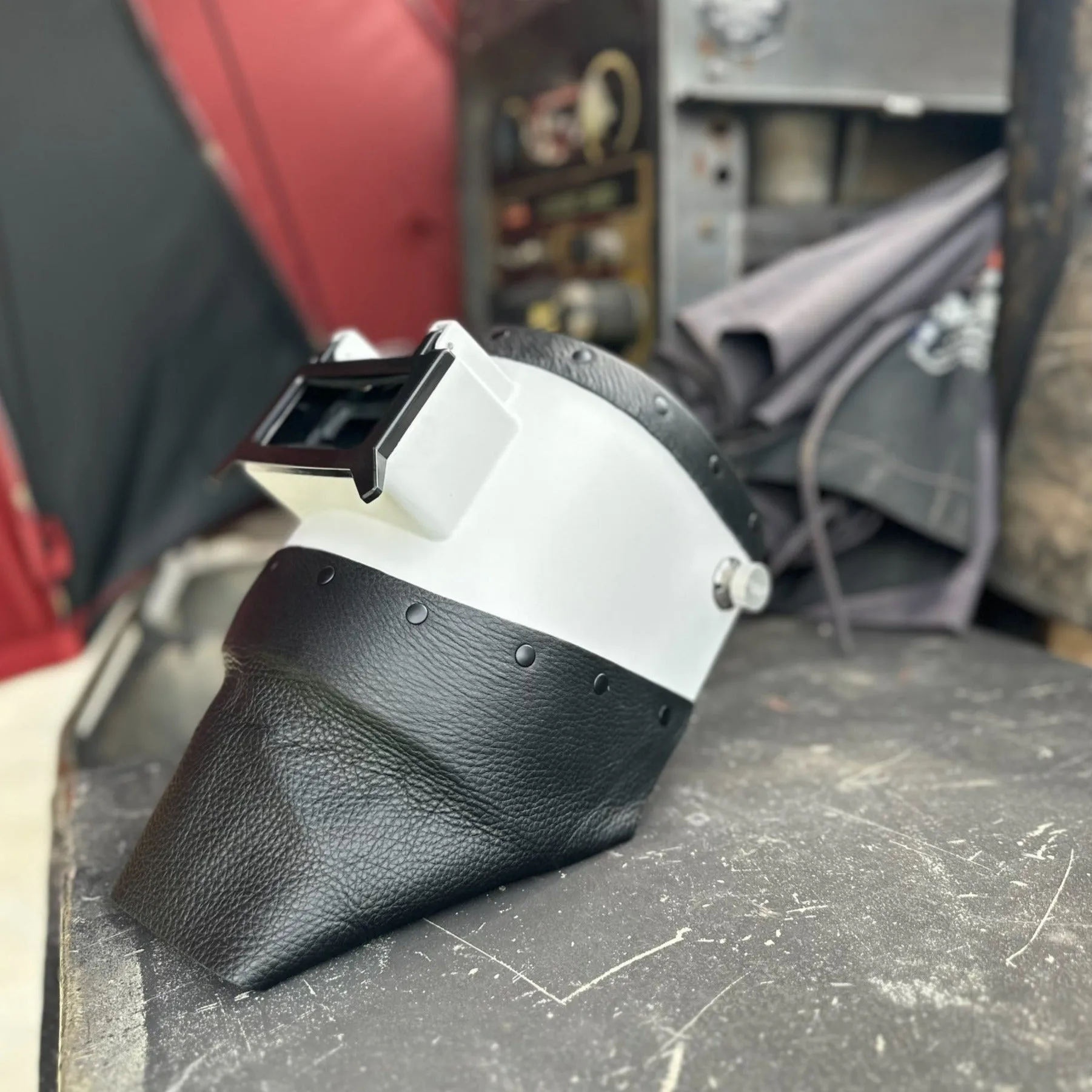 White Chopped Top and Bottom Carbon Fiber Welding Hood